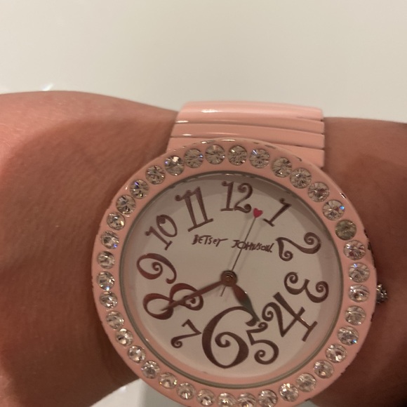 Betsey Johnson baby pink wrist watch - Picture 7 of 7